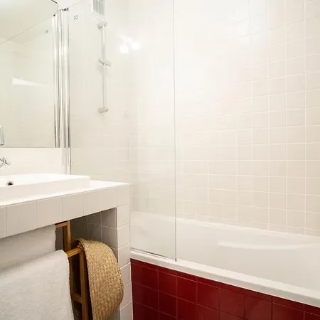 Bright Apt With View & Balcony Near Montmartre *